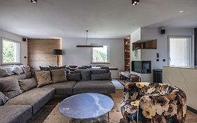 Luxury Mountain Apartment With Private Sauna And Underground Parking